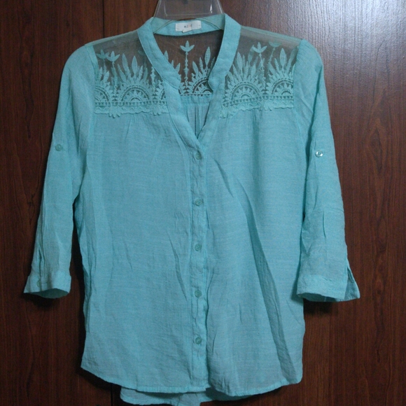 Mine mint green 3/4 sleeve button up blouse size large - Picture 1 of 5